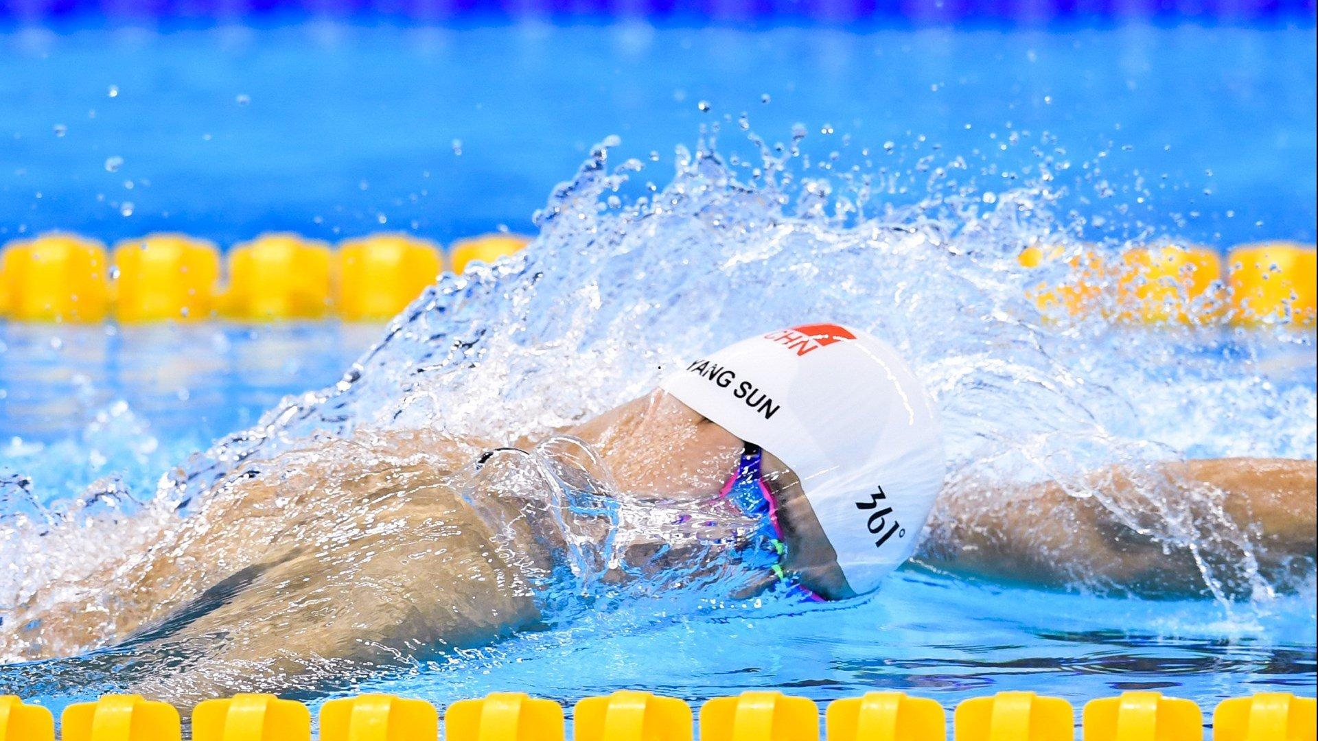 【早报】春风若有怜花意，可否许我再少年